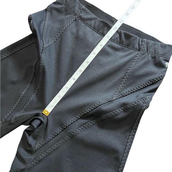 Fabletics High Waisted Statement Motion365 Shorts Womens Size Small Black - Picture 8 of 10